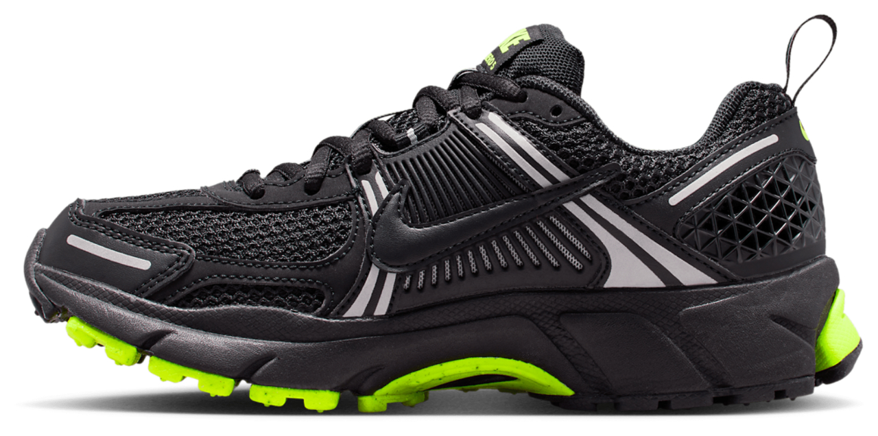 Nike Vomero 5 Image 2 of 8. Tap to open photo gallery.