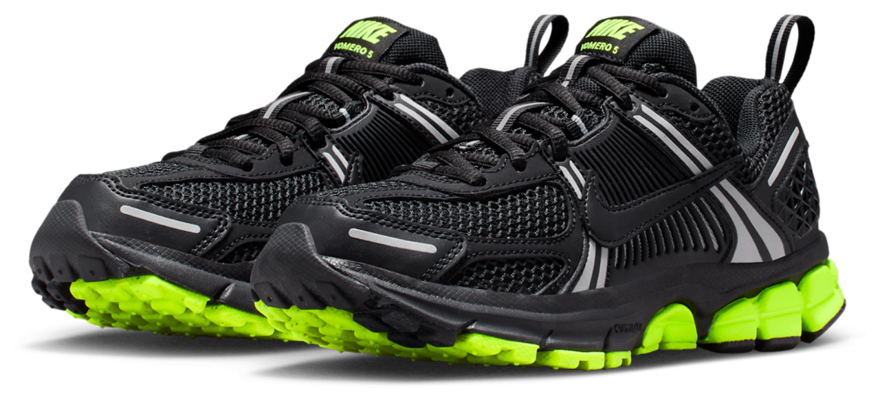 Nike Vomero 5 Image 6 of 8. Tap to open photo gallery.
