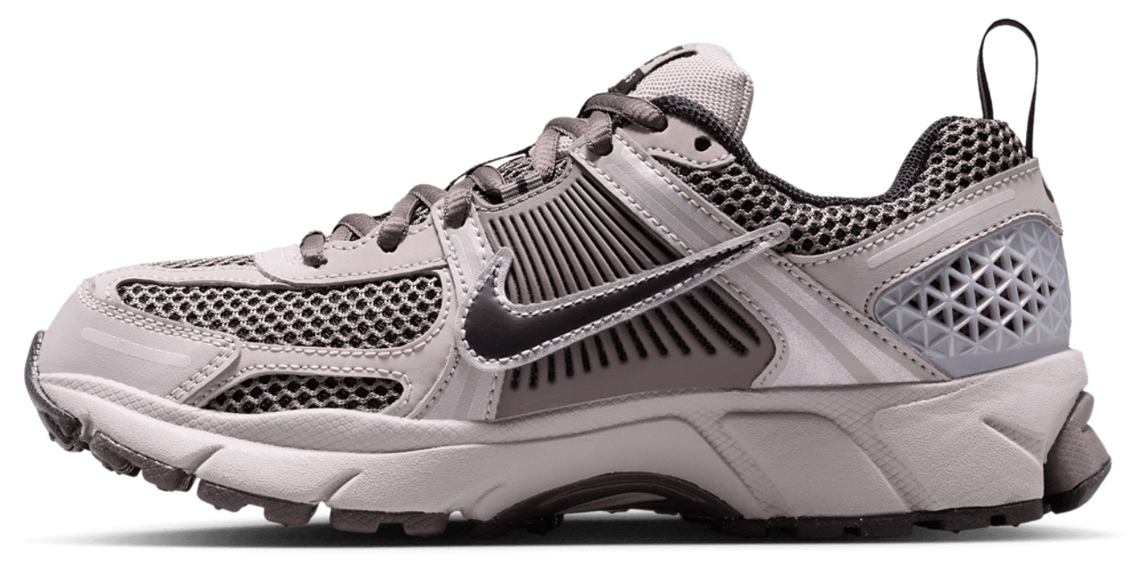 Nike Vomero 5 Image 2 of 8. Tap to open photo gallery.