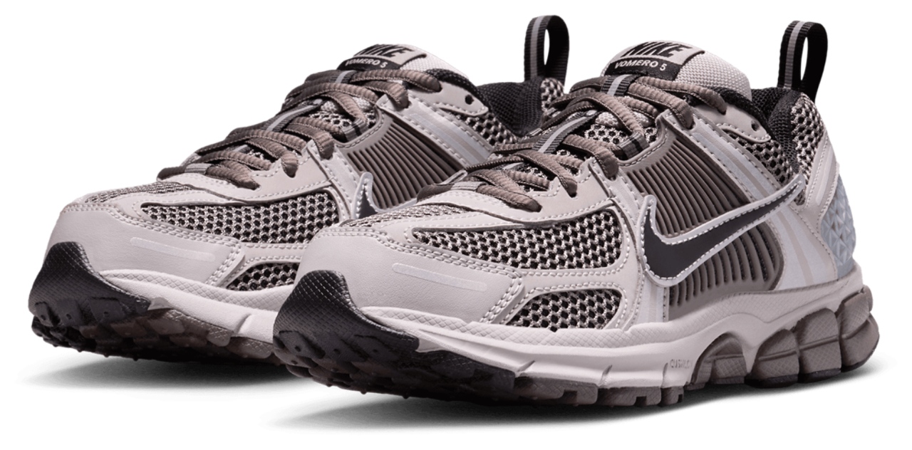 Nike Vomero 5 Image 6 of 8. Tap to open photo gallery.