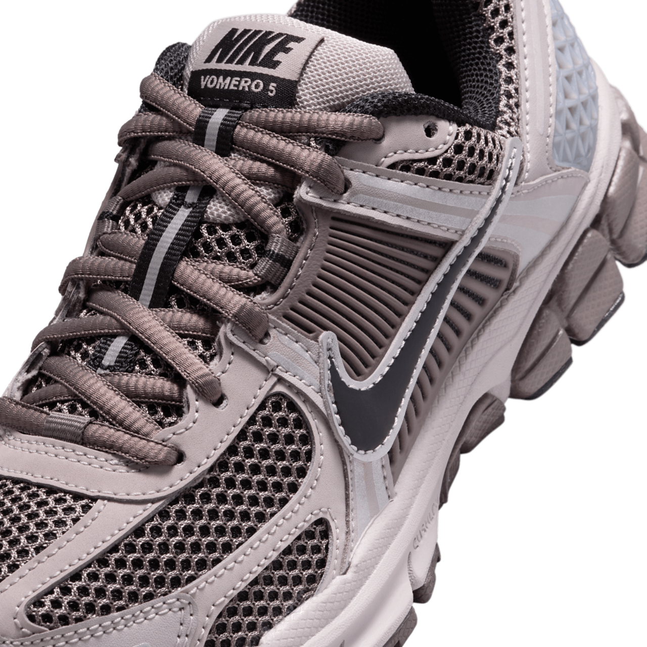 Nike Vomero 5 Image 7 of 8. Tap to open photo gallery.