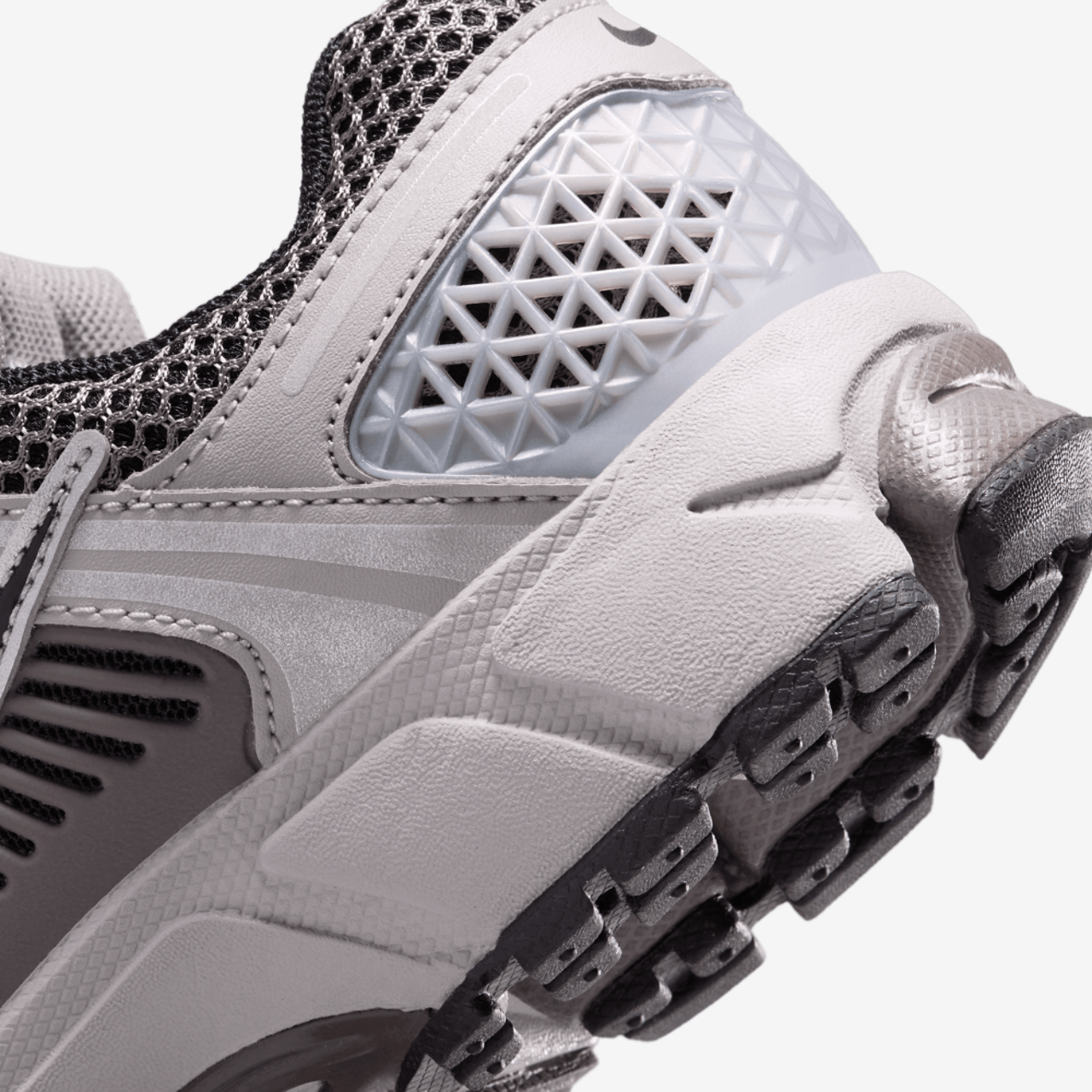 Nike Vomero 5 Image 8 of 8. Tap to open photo gallery.
