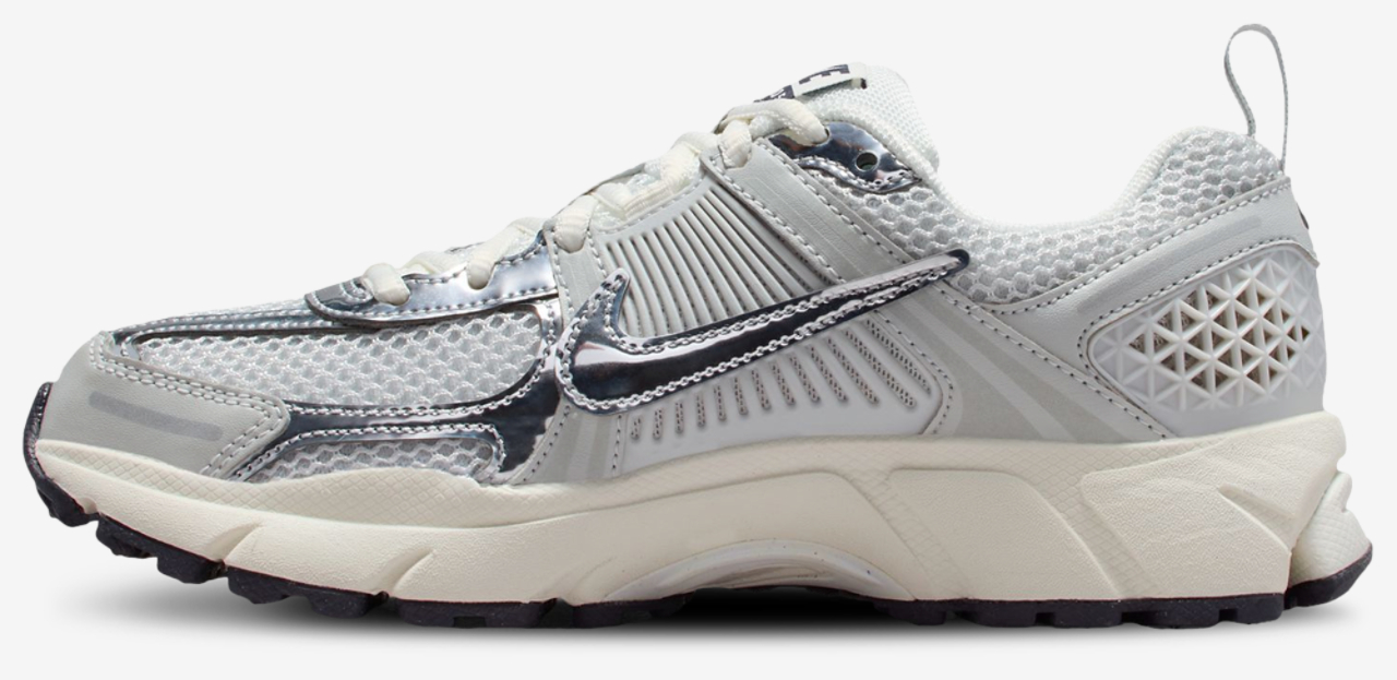 Nike Vomero 5 Image 2 of 8. Tap to open photo gallery.