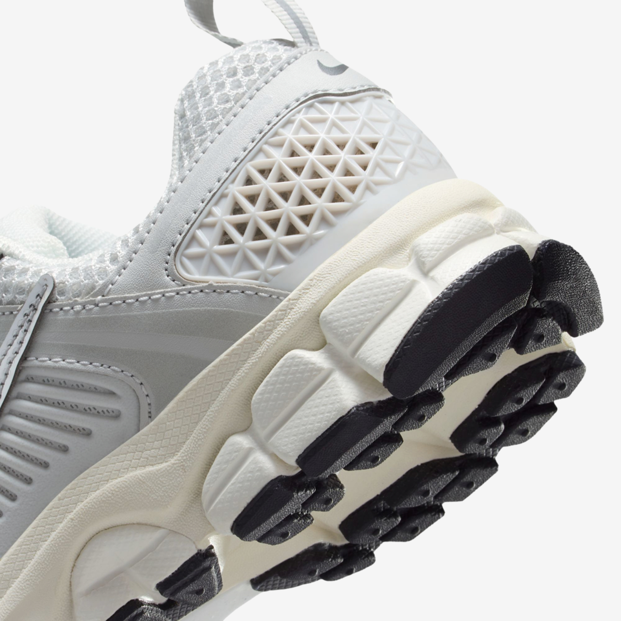 Nike Vomero 5 Image 8 of 8. Tap to open photo gallery.