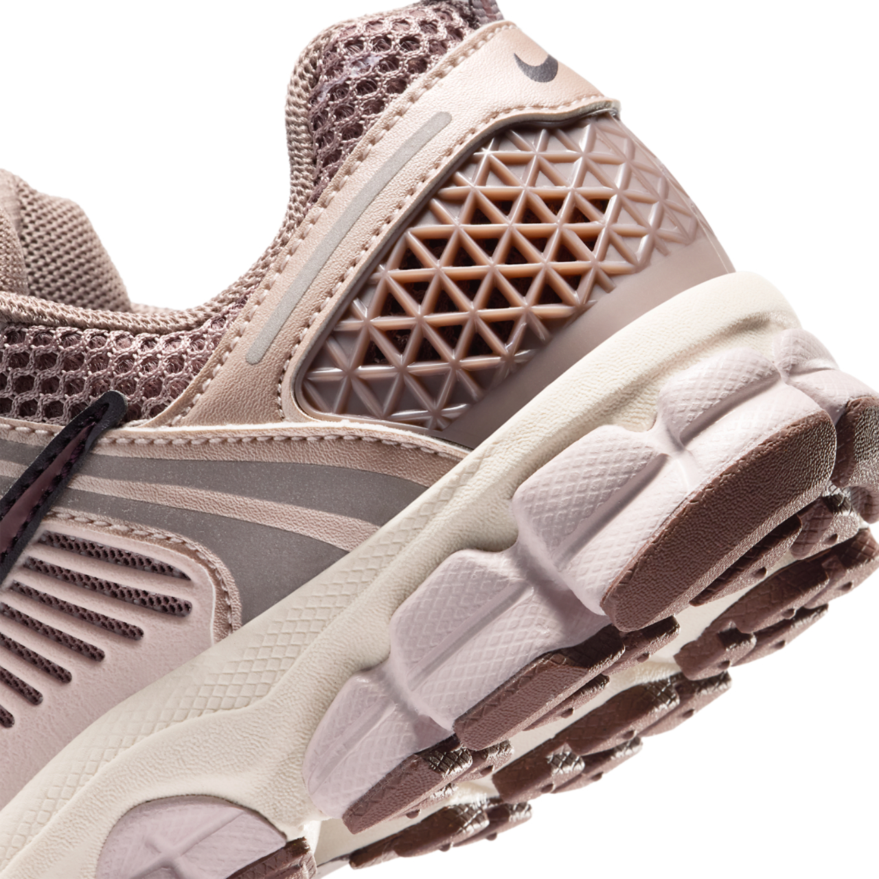 Nike Vomero 5 Image 8 of 8. Tap to open photo gallery.