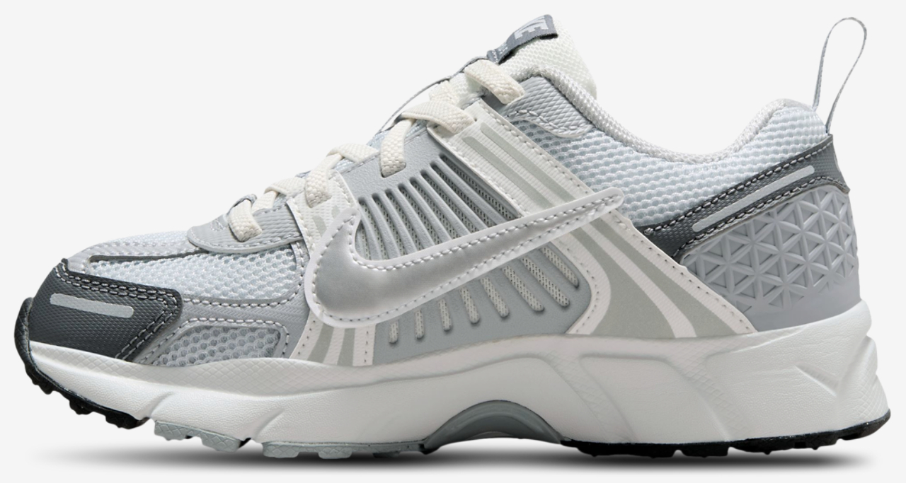 Nike Vomero 5 Image 2 of 8. Tap to open photo gallery.