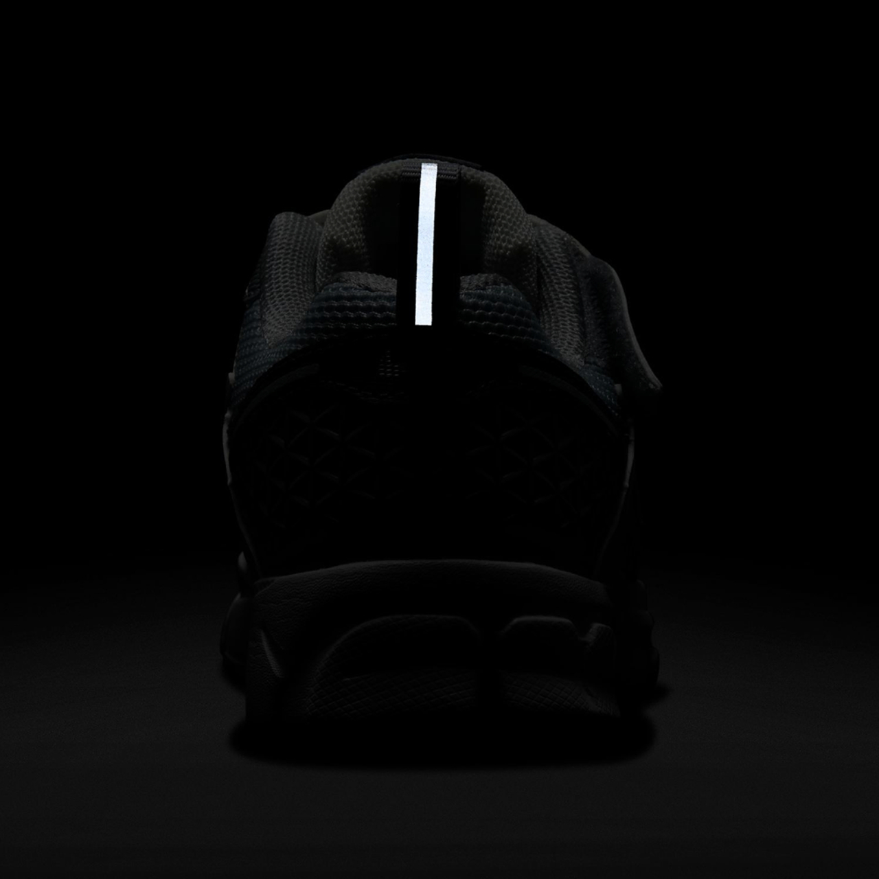 Nike Vomero 5 Image 6 of 8. Tap to open photo gallery.