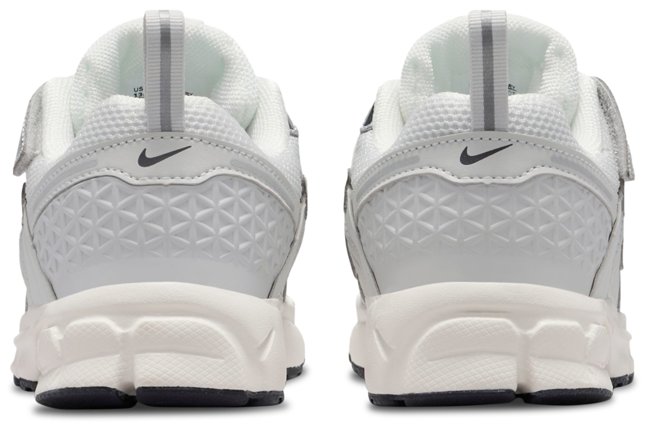 Nike Vomero 5 Image 3 of 6. Tap to open photo gallery.