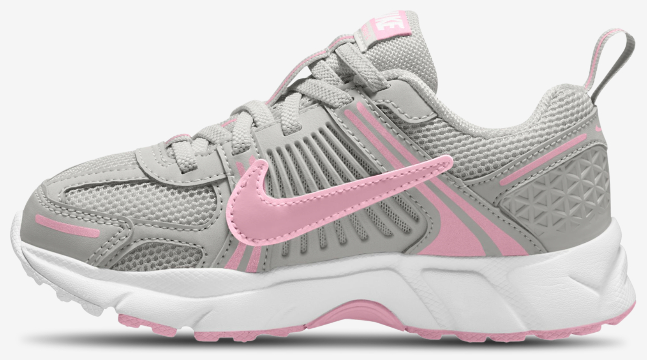 Nike Vomero 5 Image 2 of 4. Tap to open photo gallery.