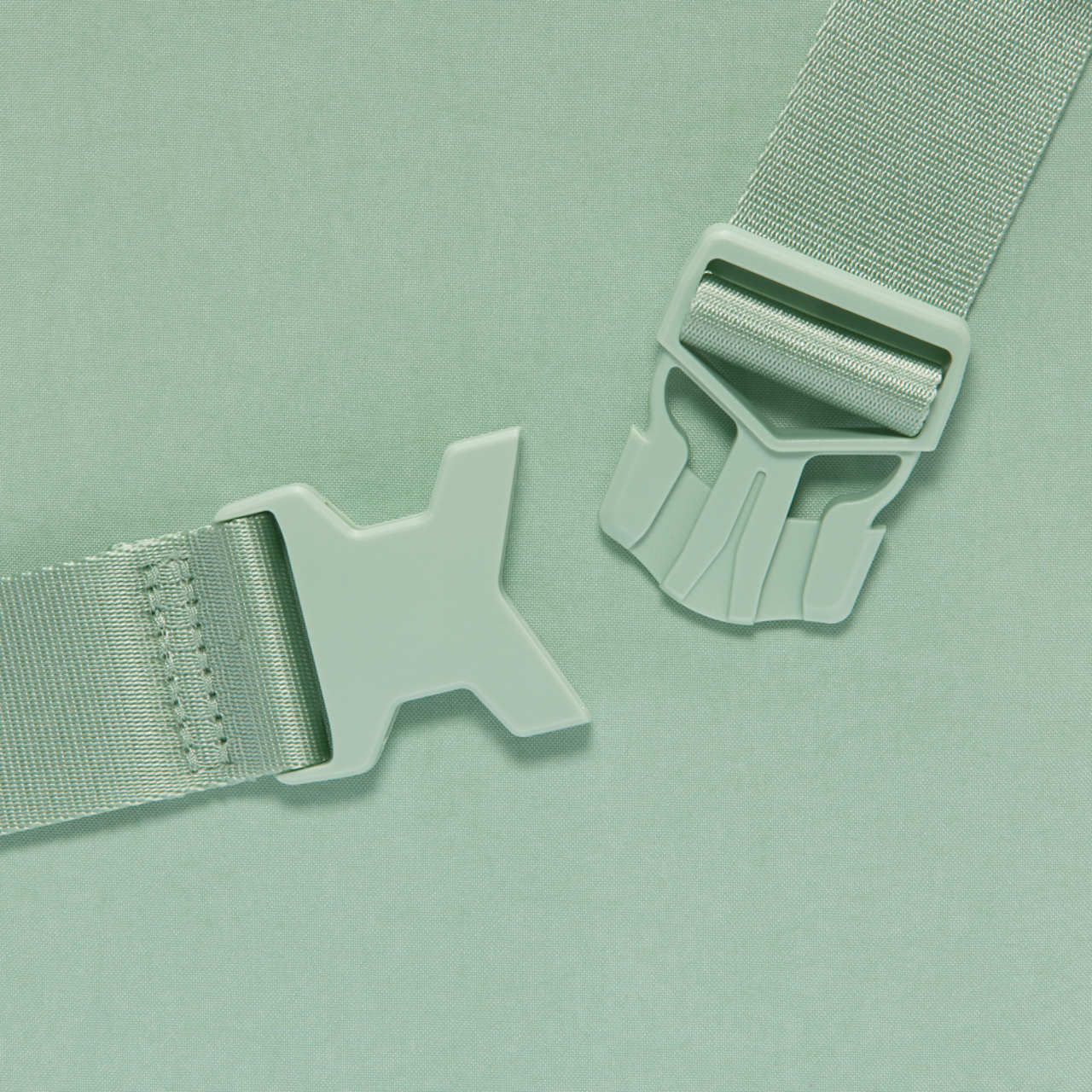 Nike Aura Crossbody Bag Image 5 of 6. Tap to open photo gallery.