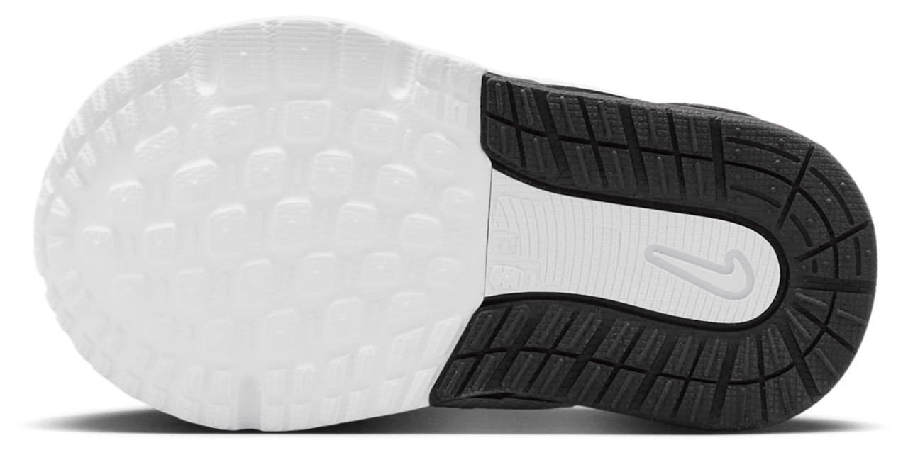 Nike Air Max Phoenix Image 5 of 7. Tap to open photo gallery.