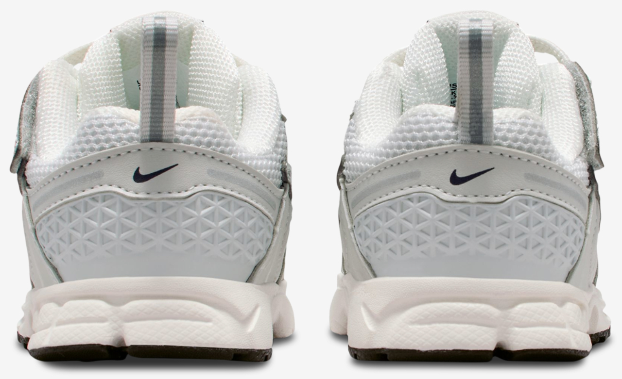 Nike Vomero 5 Image 3 of 6. Tap to open photo gallery.