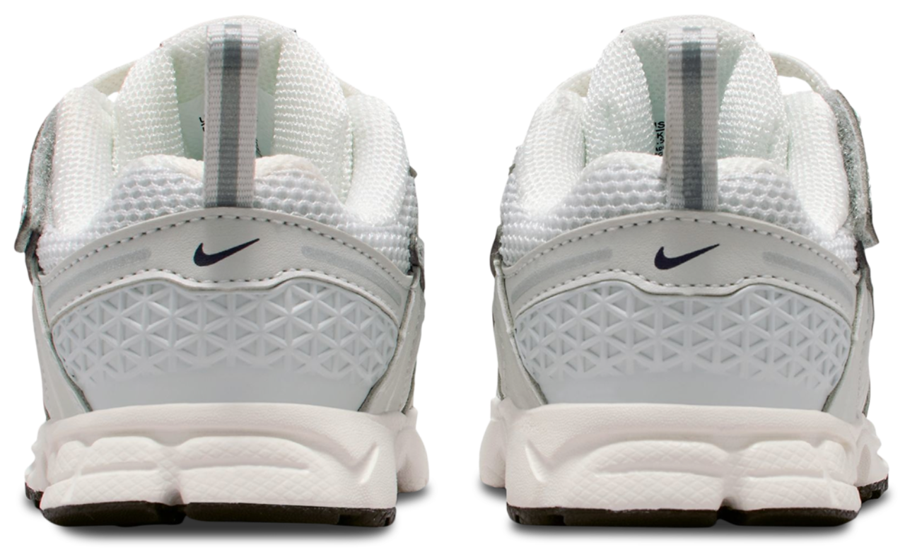 Nike Vomero 5 Image 3 of 6. Tap to open photo gallery.