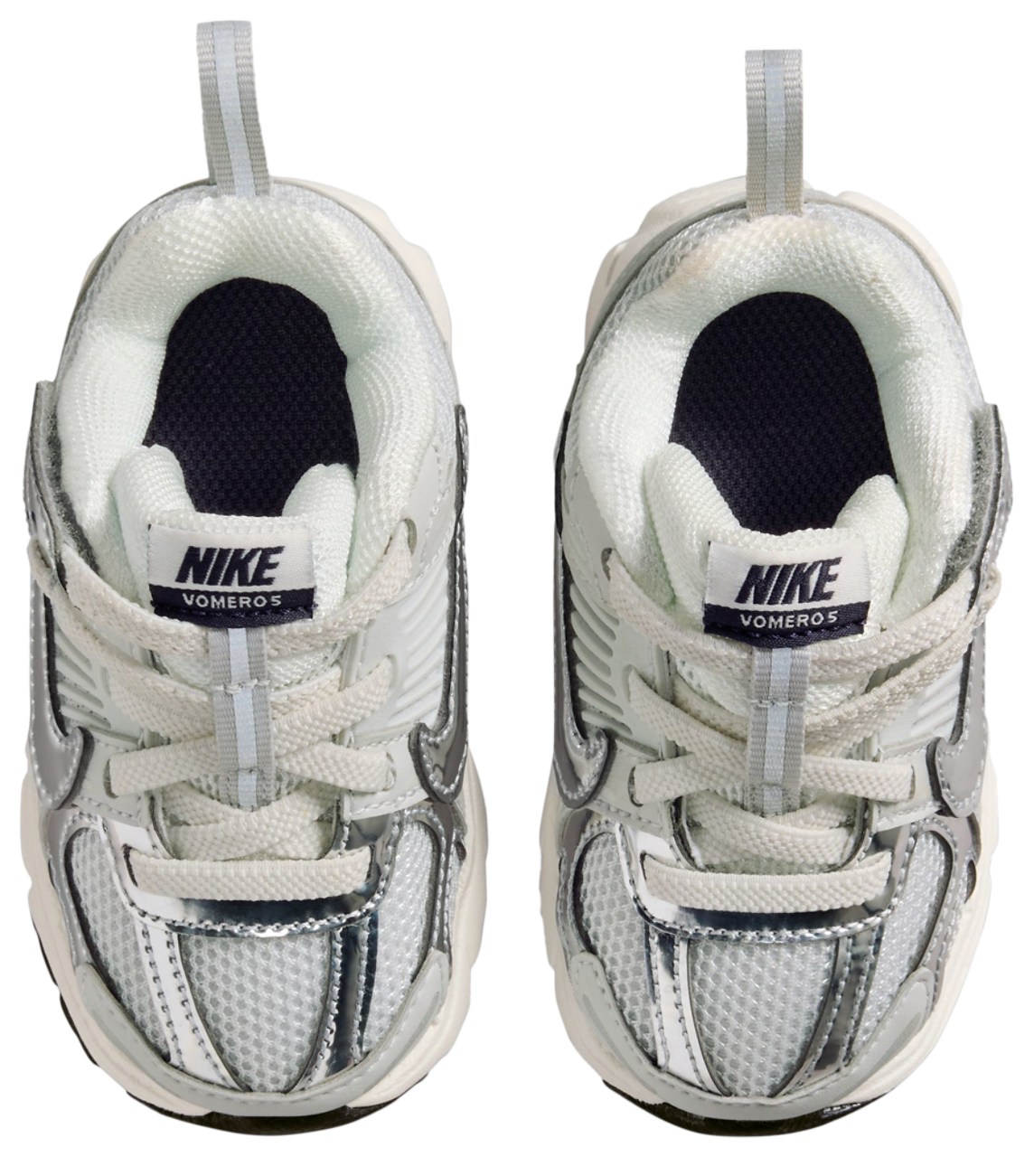 Nike Vomero 5 Image 4 of 6. Tap to open photo gallery.