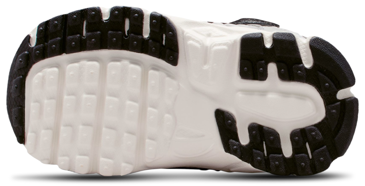 Nike Vomero 5 Image 5 of 6. Tap to open photo gallery.