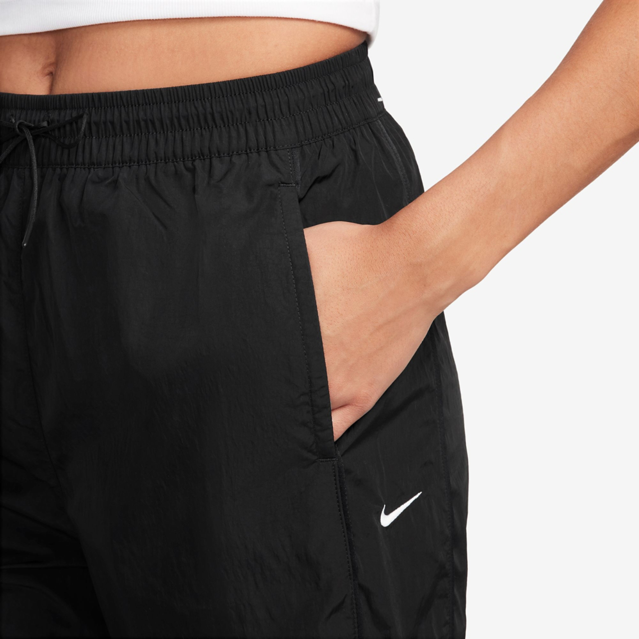 Nike Windrunner Woven HR OH Pants Image 3 of 3. Tap to open photo gallery.