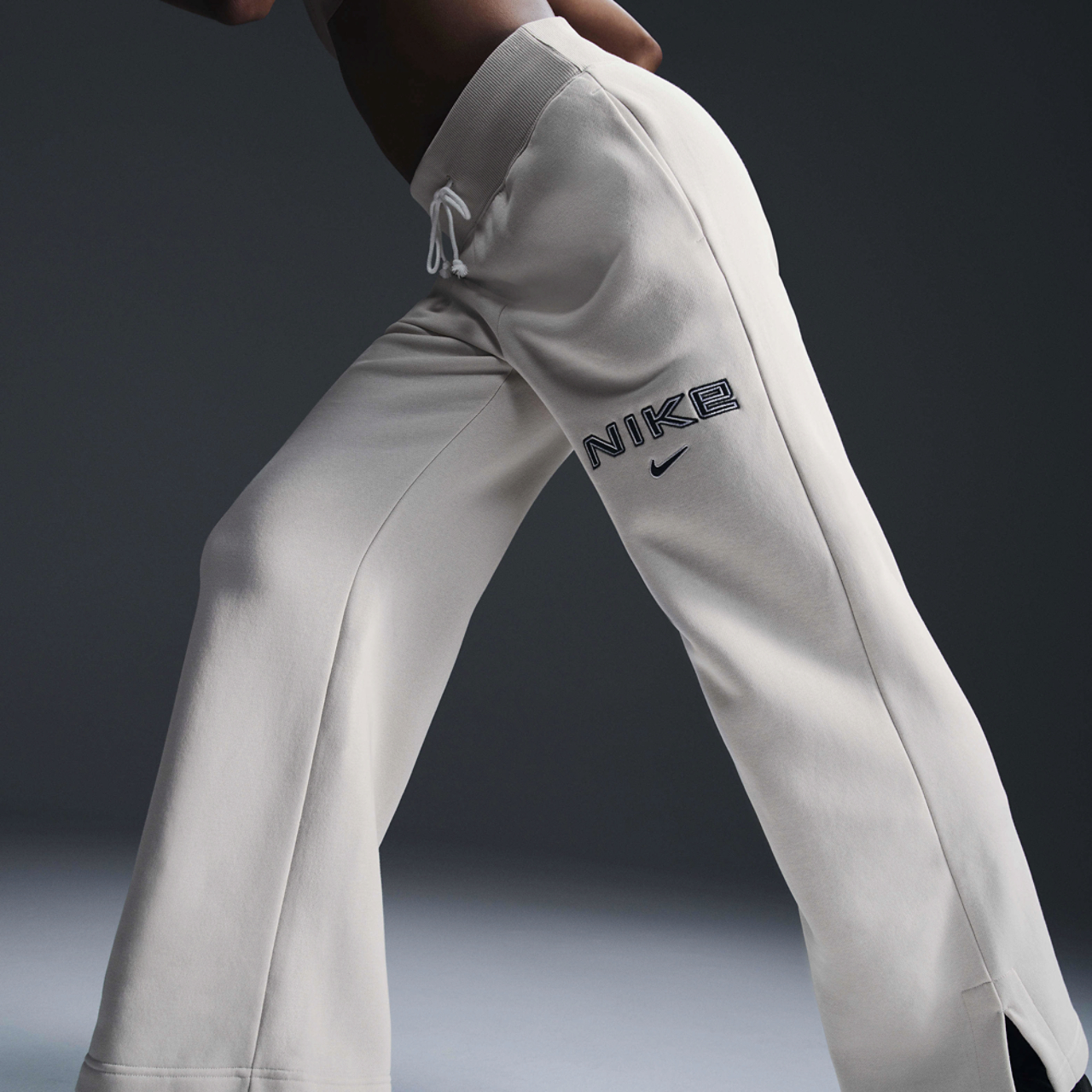 Nike NSW Phoenix Fleece HR Logo Pants Image 3 of 5. Tap to open photo gallery.