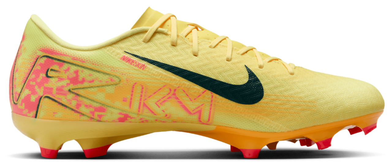 Nike Zoom Vapor 16 Academy KM FG/MG Image 1 of 8. Tap to open photo gallery.