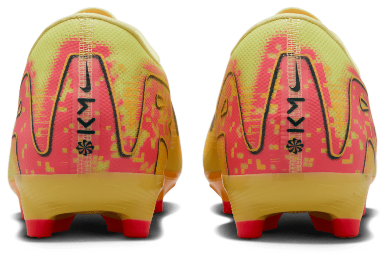 Nike Zoom Vapor 16 Academy KM FG/MG Image 3 of 8. Tap to open photo gallery.