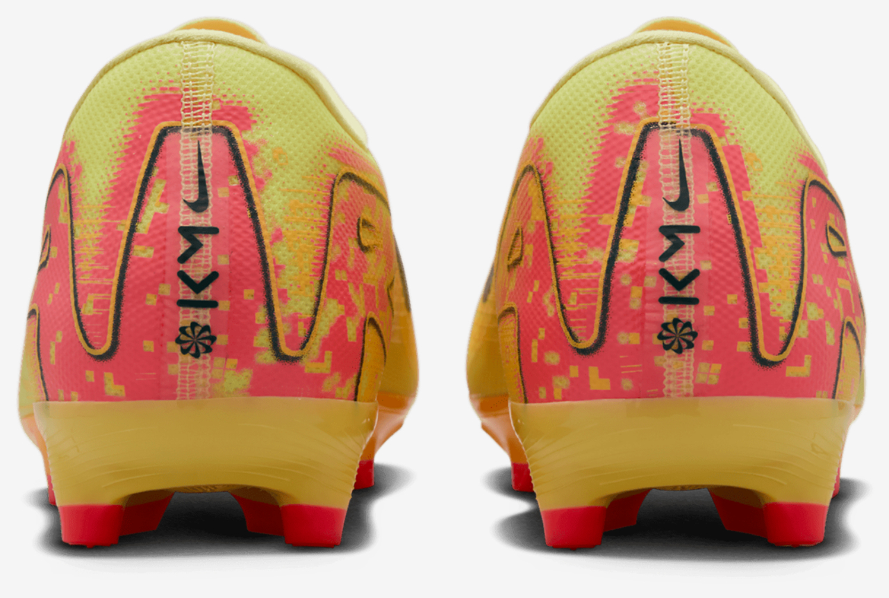 Nike Zoom Vapor 16 Academy KM FG/MG Image 3 of 8. Tap to open photo gallery.