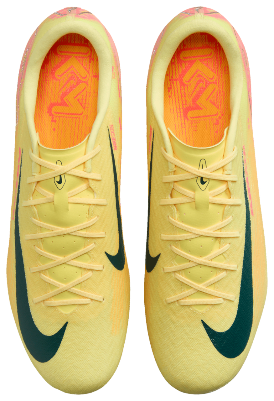 Nike Zoom Vapor 16 Academy KM FG/MG Image 4 of 8. Tap to open photo gallery.