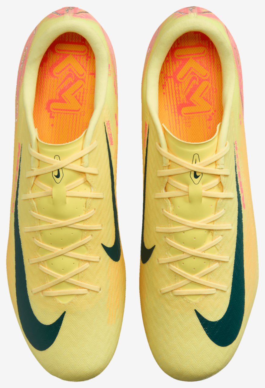 Nike Zoom Vapor 16 Academy KM FG/MG Image 4 of 8. Tap to open photo gallery.