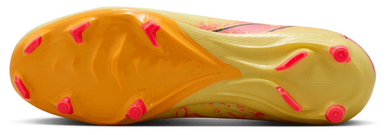 Nike Zoom Vapor 16 Academy KM FG/MG Image 5 of 8. Tap to open photo gallery.