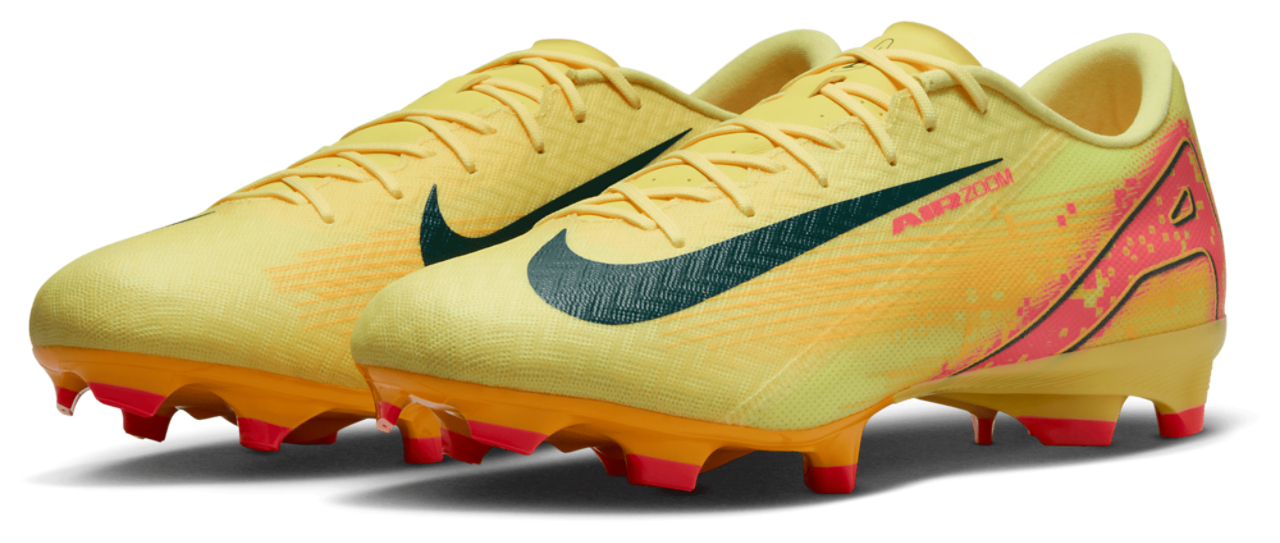 Nike Zoom Vapor 16 Academy KM FG/MG Image 6 of 8. Tap to open photo gallery.