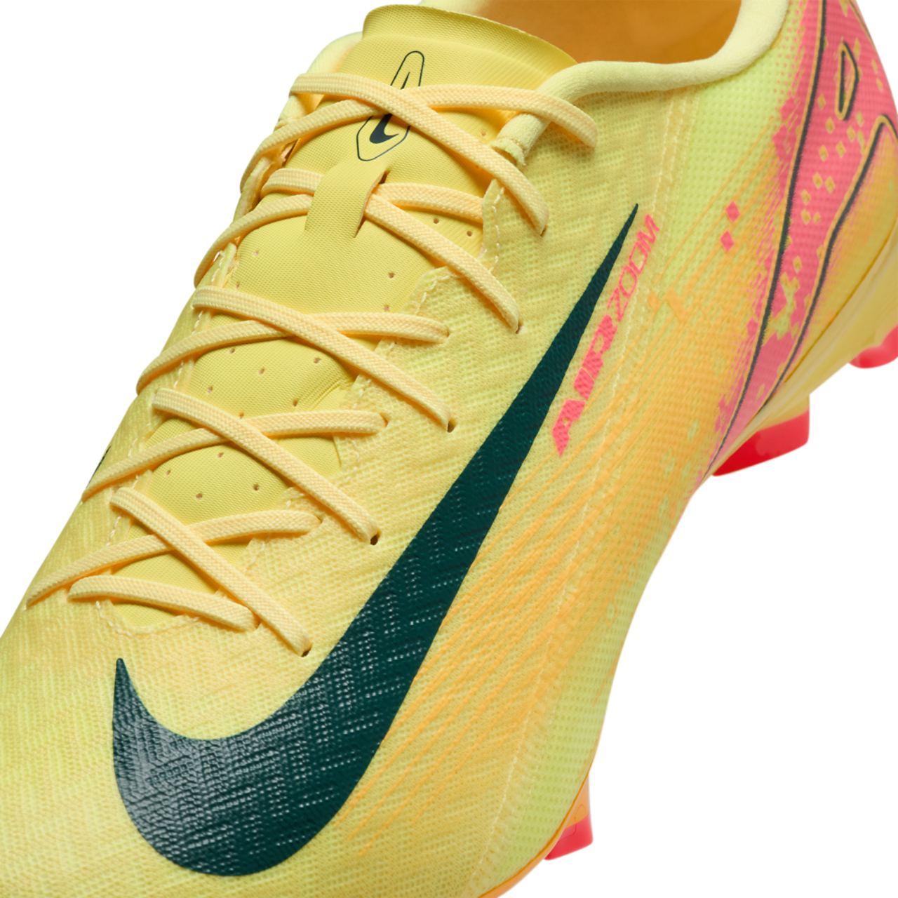 Nike Zoom Vapor 16 Academy KM FG/MG Image 7 of 8. Tap to open photo gallery.