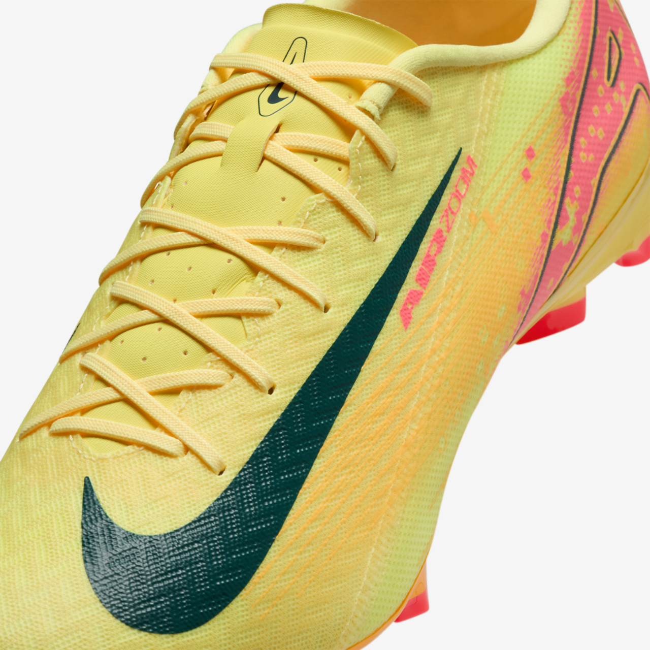 Nike Zoom Vapor 16 Academy KM FG/MG Image 7 of 8. Tap to open photo gallery.