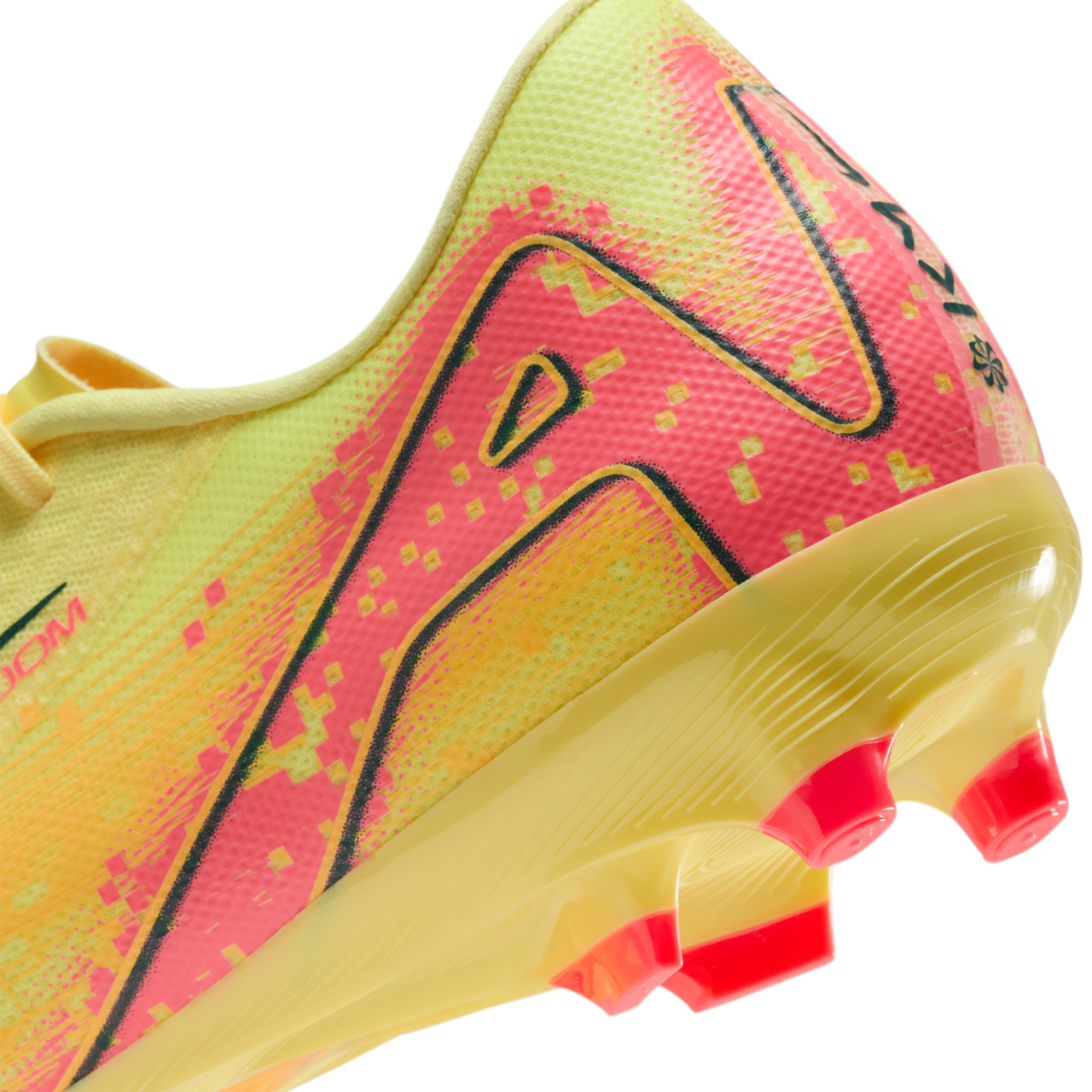 Nike Zoom Vapor 16 Academy KM FG/MG Image 8 of 8. Tap to open photo gallery.