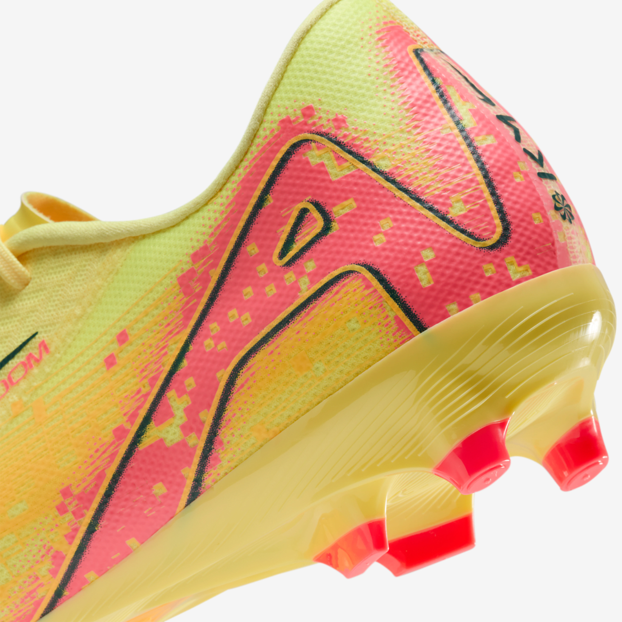 Nike Zoom Vapor 16 Academy KM FG/MG Image 8 of 8. Tap to open photo gallery.