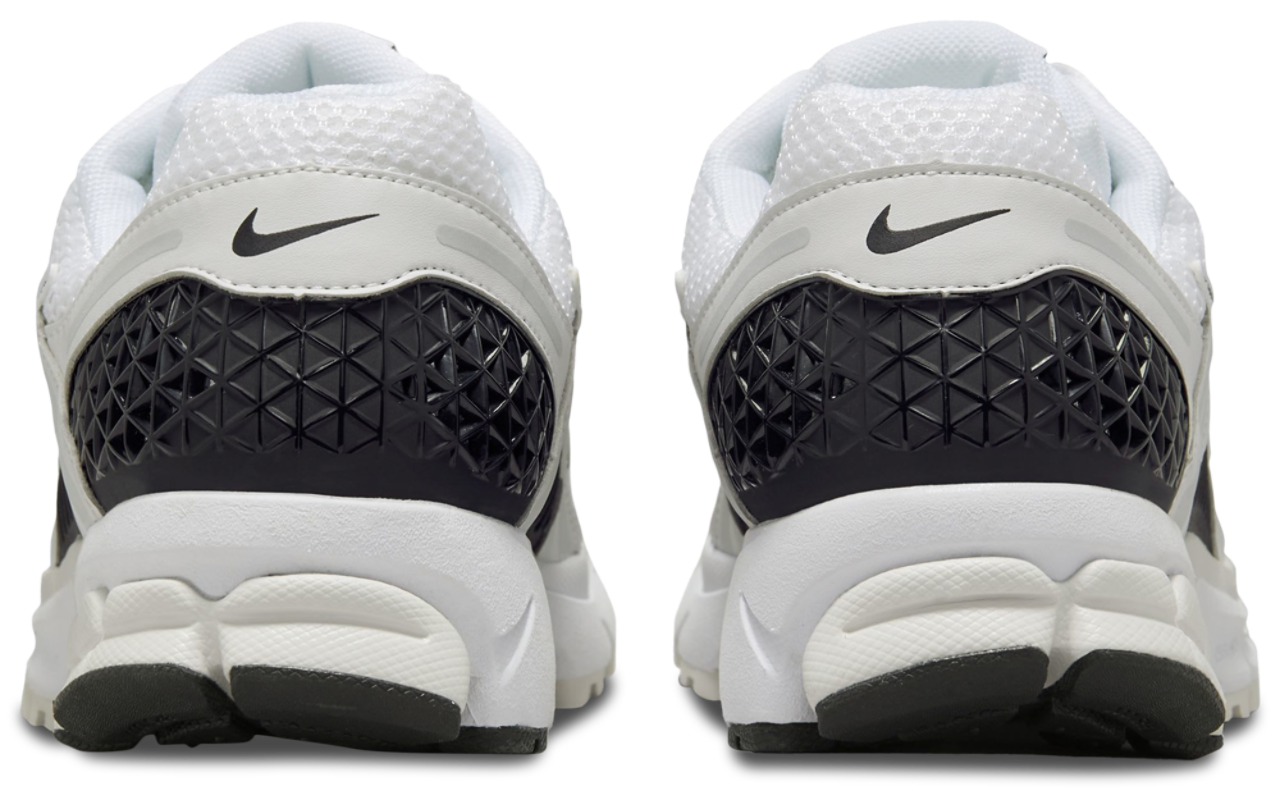 Nike Vomero 5 Image 3 of 6. Tap to open photo gallery.