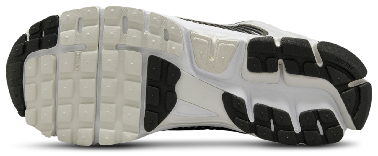 Nike Vomero 5 Image 5 of 6. Tap to open photo gallery.