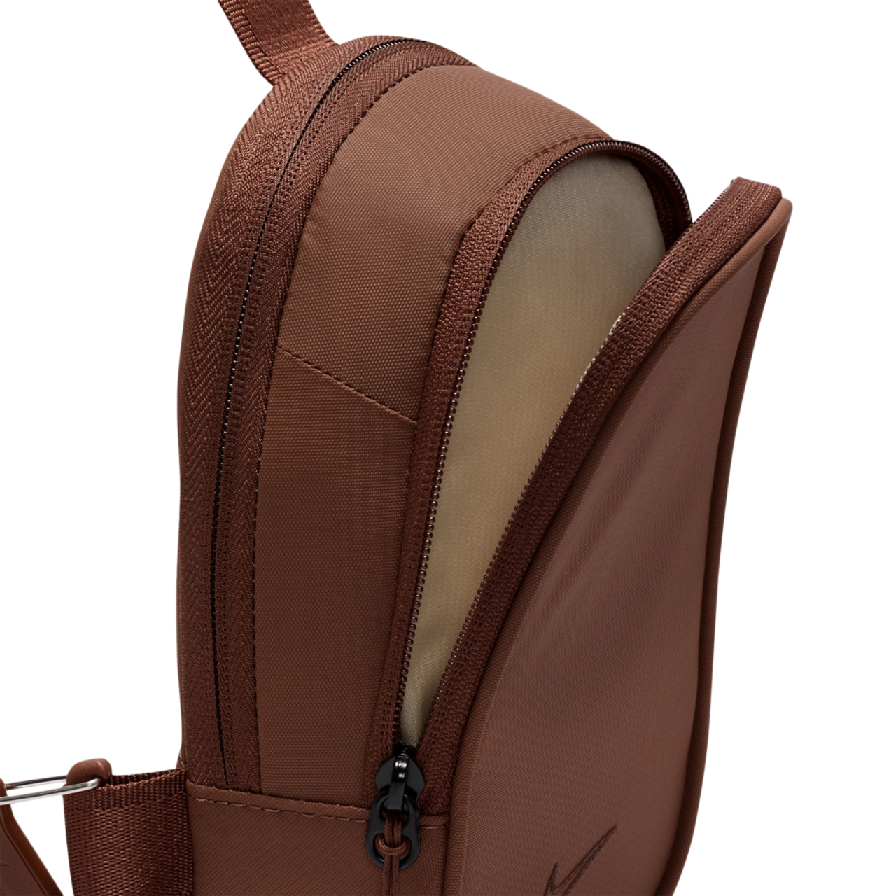 Nike Nike NSW Commuter Crossbody  Image 5 of 7. Tap to open photo gallery.