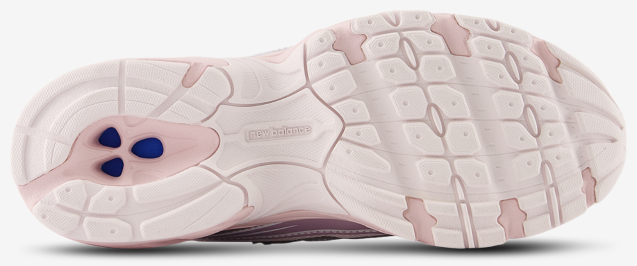 New Balance 740 Image 4 of 4. Tap to open photo gallery.