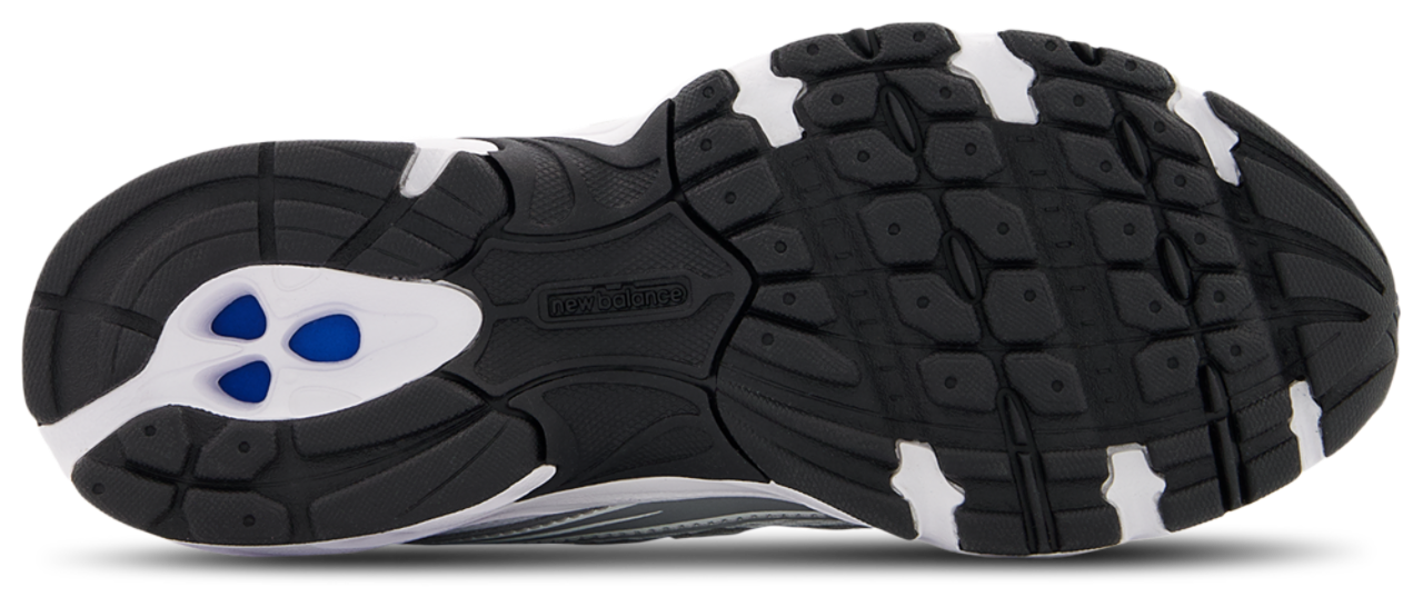 New Balance 740 Image 4 of 4. Tap to open photo gallery.