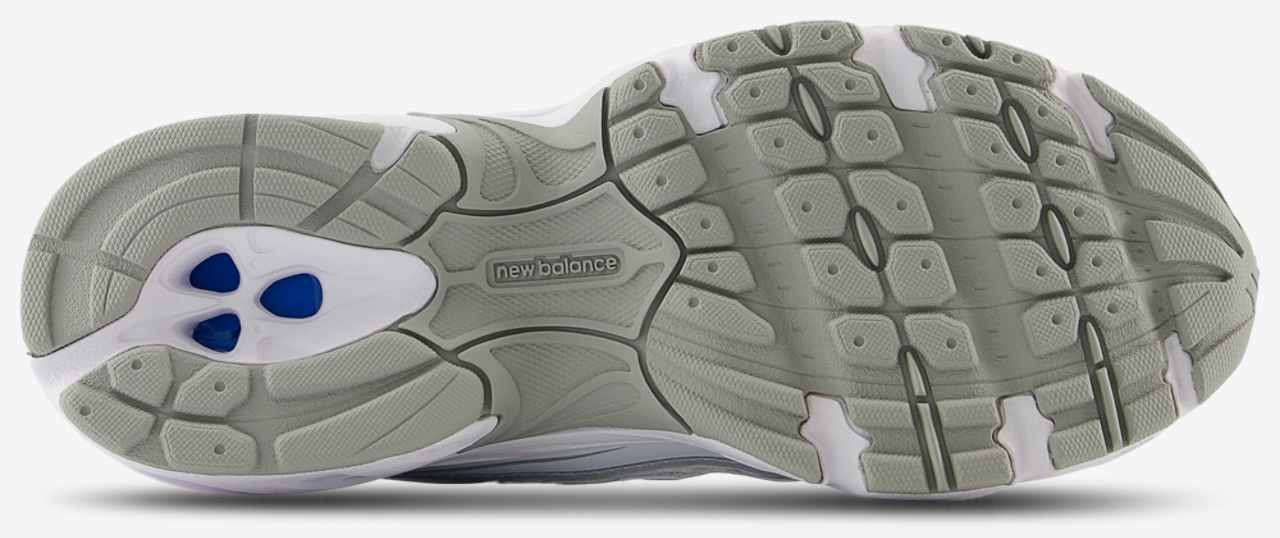 New Balance 740 Image 4 of 4. Tap to open photo gallery.