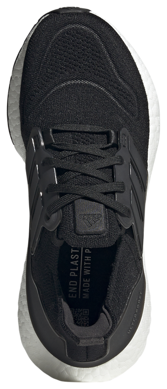 adidas Ultraboost 22 Image 4 of 5. Tap to open photo gallery.