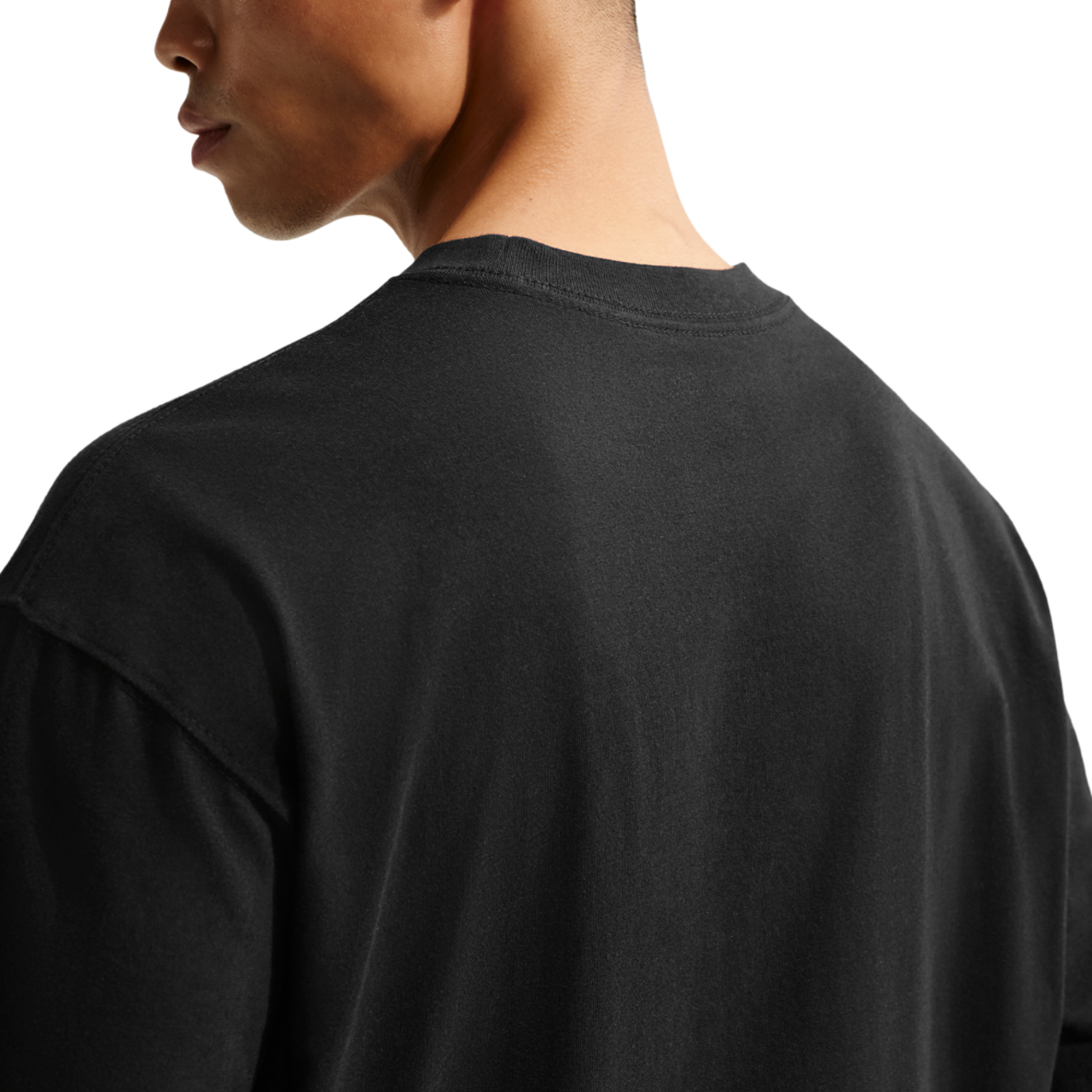 Nike NSW Vomero Patch Loose Tee Image 2 of 4. Tap to open photo gallery.