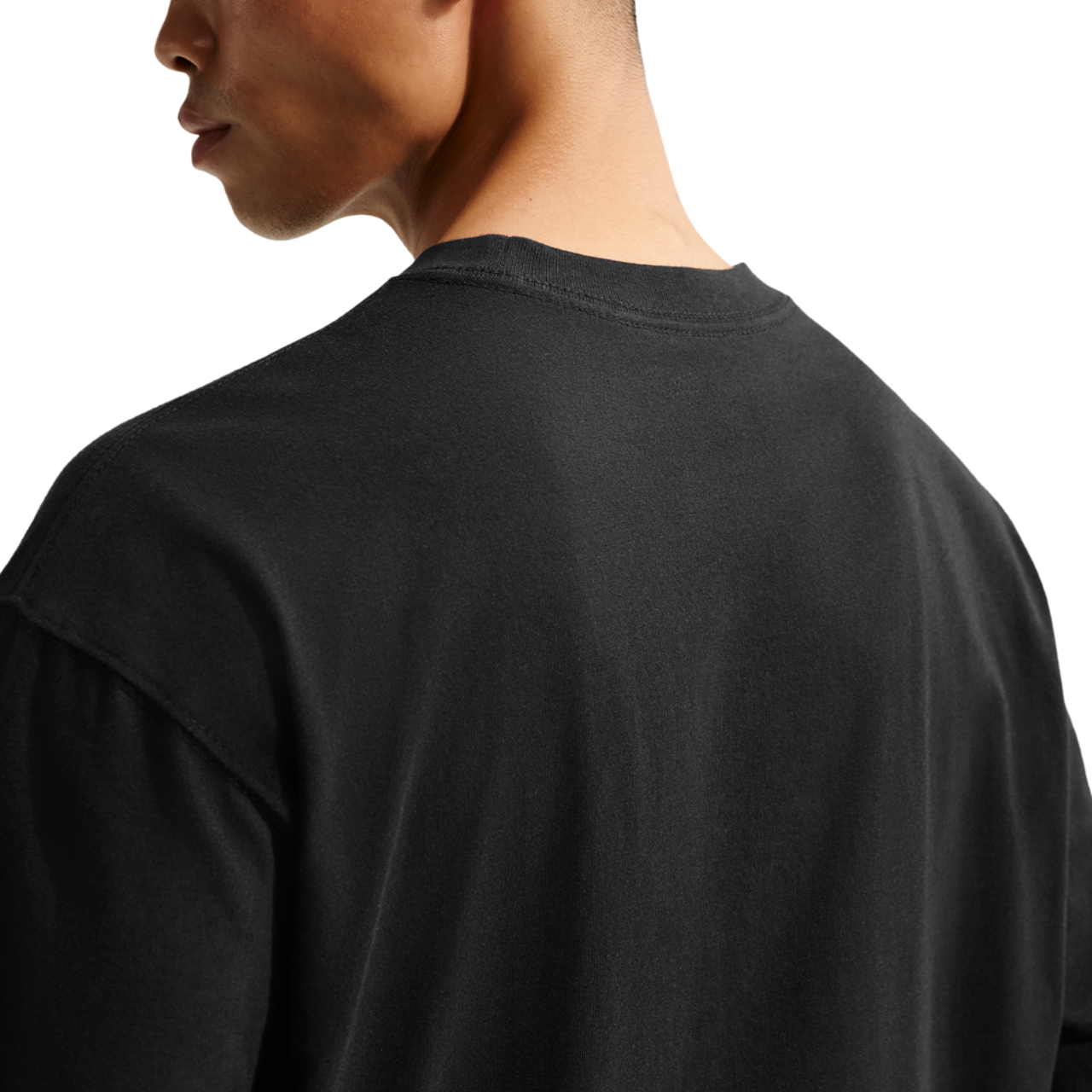 Nike NSW Vomero Patch Loose Tee Image 2 of 4. Tap to open photo gallery.