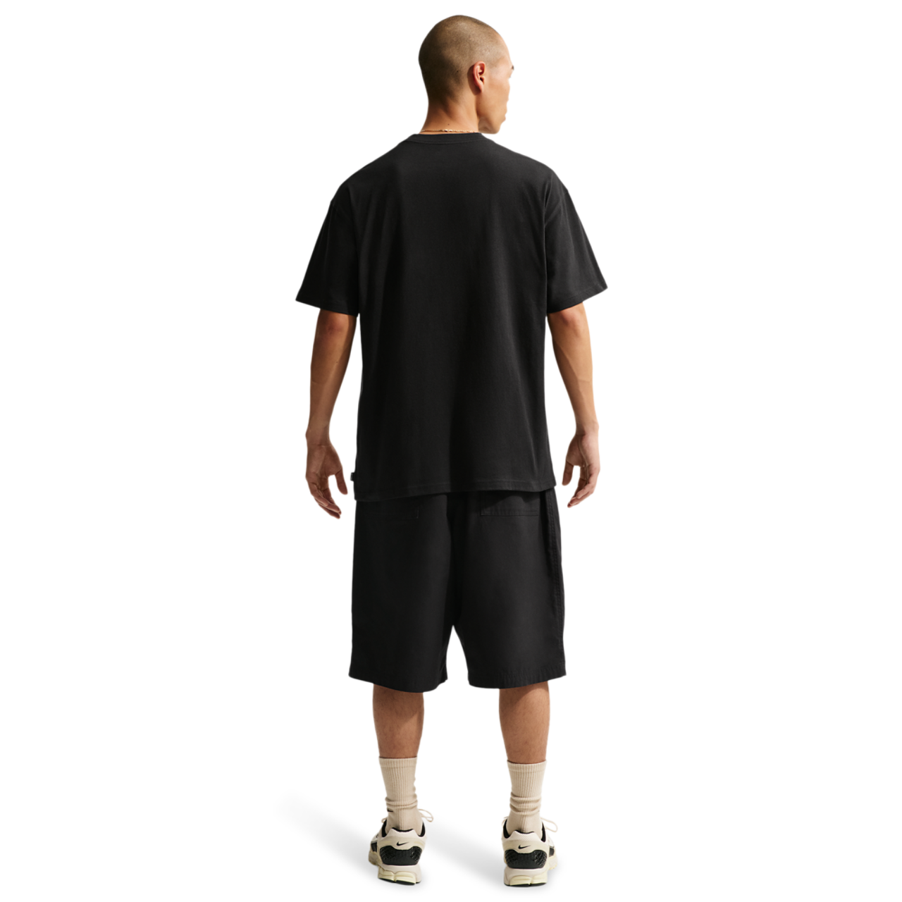 Nike NSW Vomero Patch Loose Tee Image 4 of 4. Tap to open photo gallery.