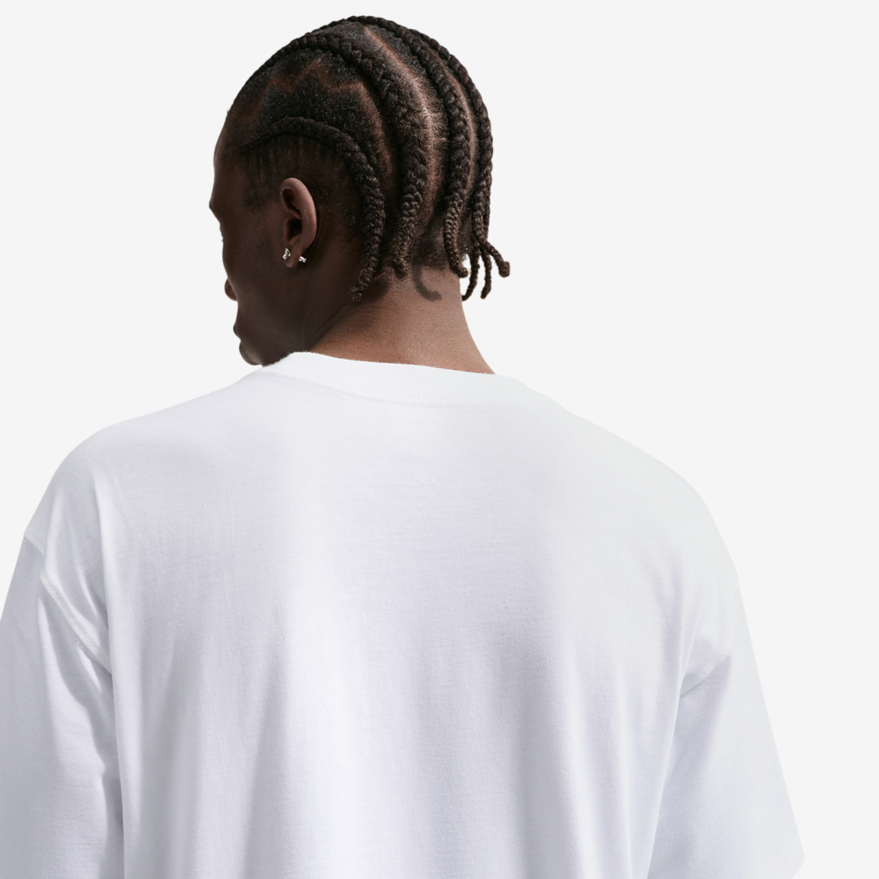 Nike NSW Vomero Patch Loose Tee Image 2 of 4. Tap to open photo gallery.