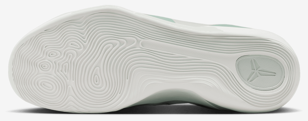 Nike Kobe 9 Elite Low EM Image 5 of 8. Tap to open photo gallery.