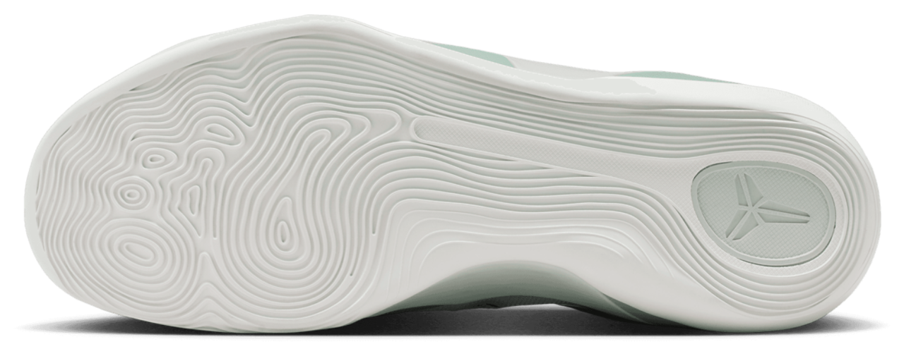 Nike Kobe 9 Elite Low EM Image 5 of 8. Tap to open photo gallery.