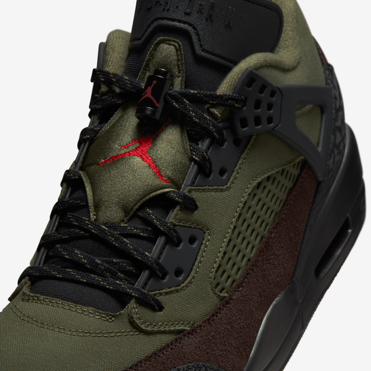 Jordan Spizike Low V2 Image 7 of 9. Tap to open photo gallery.
