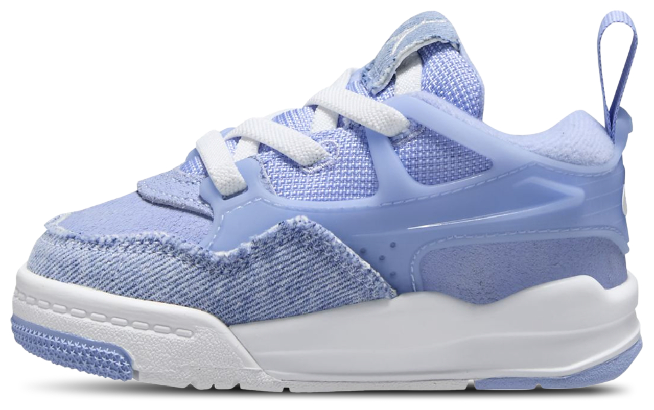 Jordan AJ 4 RM SE FEM Image 2 of 4. Tap to open photo gallery.