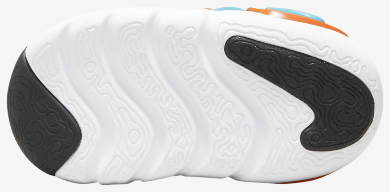 Nike Dynamo Go Flyease Image 6 of 6. Tap to open photo gallery.