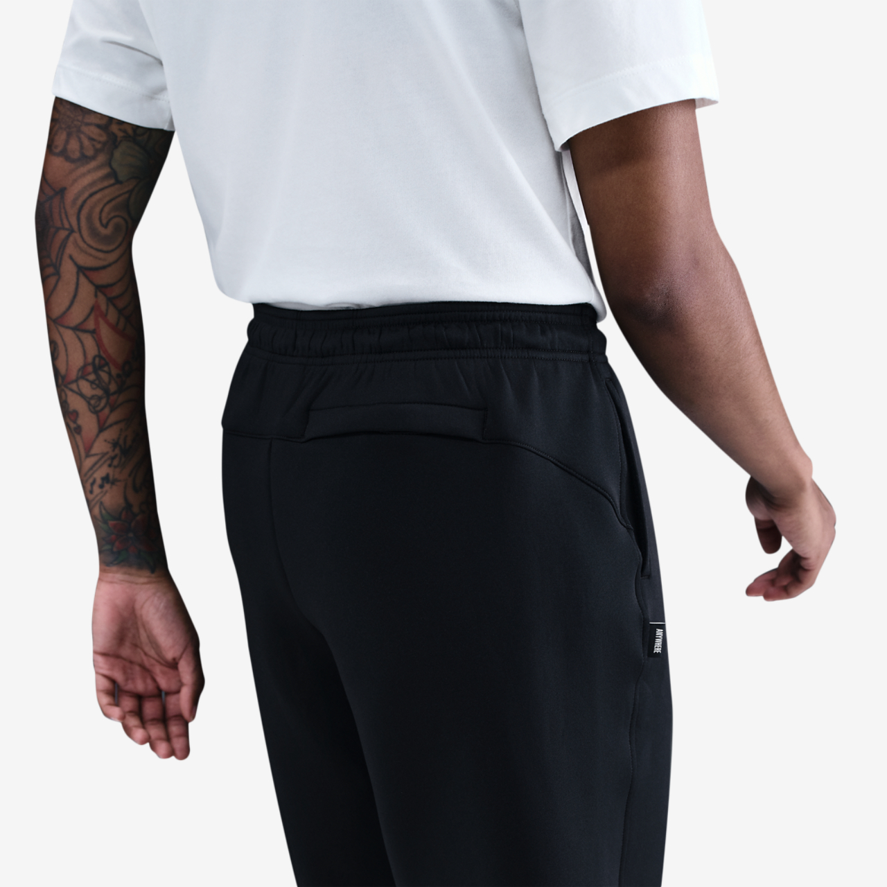 Nike Dri-FIT Sabrina Signature Pants Image 2 of 4. Tap to open photo gallery.
