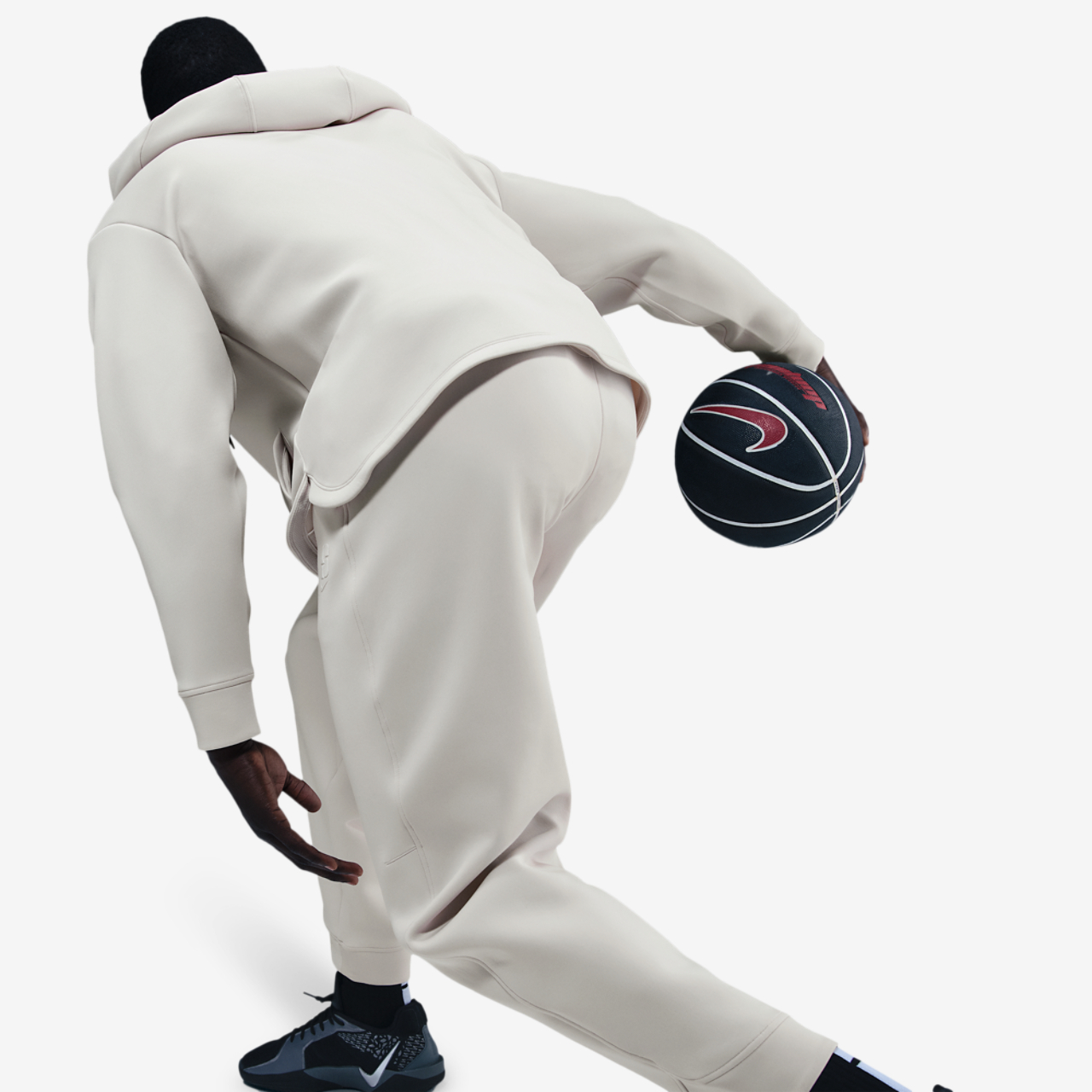 Nike Dri-FIT Sabrina Signature Pants Image 2 of 3. Tap to open photo gallery.